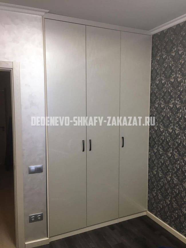 Распашные шкафы Деденево